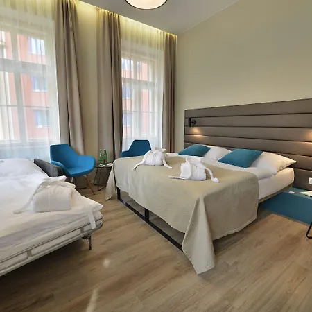 Hotel Ea New Town 4*