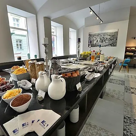Ea New Town Hotel