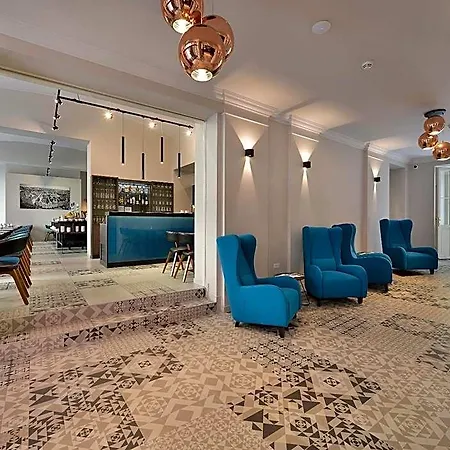 Hotel Ea New Town 4*