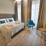 Hotel Ea New Town 4*