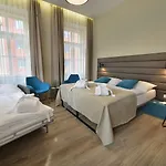 Hotel Ea New Town 4*