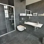 Hotel Ea New Town 4*