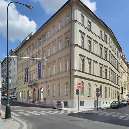 Ea New Town Hotel Praga