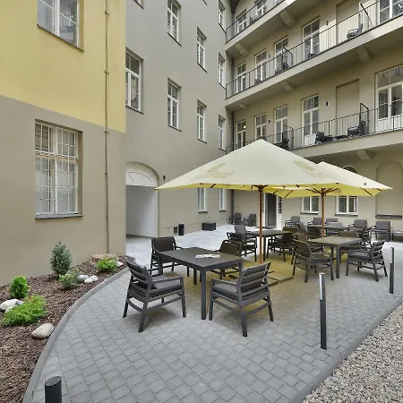 Ea New Town 4* Prague