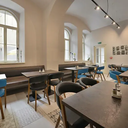 Ea New Town Hotel 4*