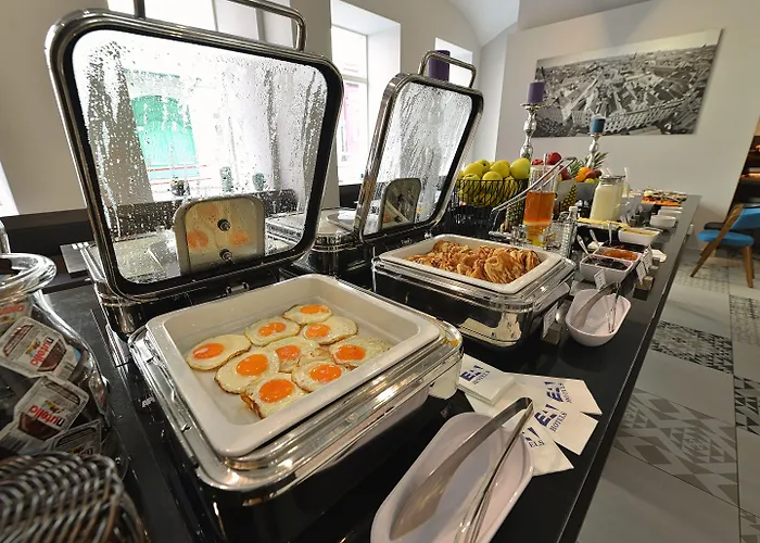 Hotel Ea New Town 4*